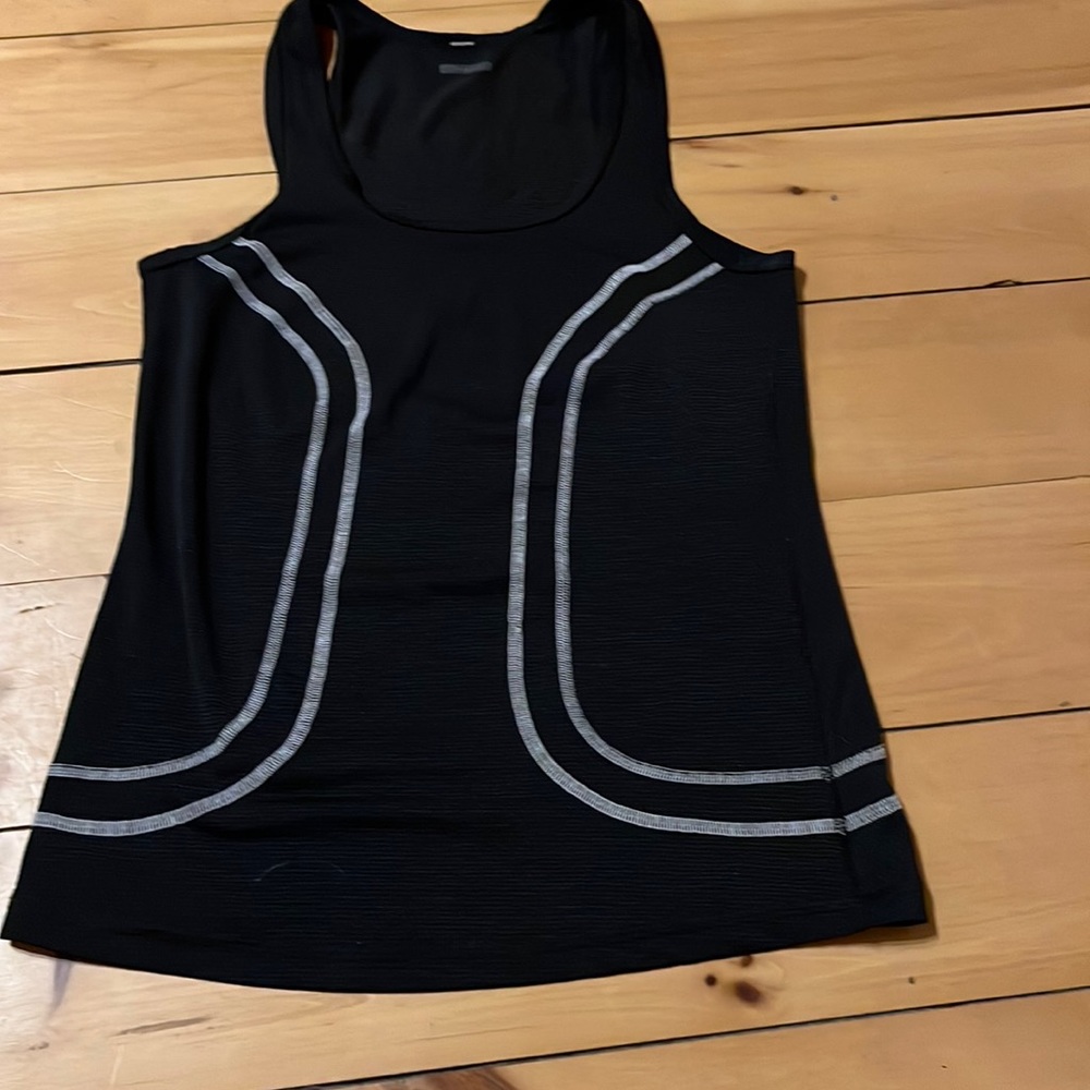 Lululemon vest S 2. Siverescent technology.